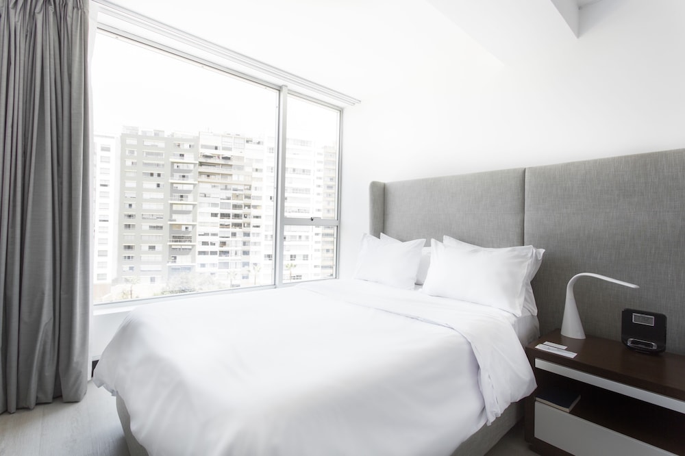 غرفة بريميوم بسريرين مزدوجين، Radisson Hotel Decapolis Miraflores 2/4