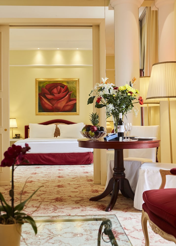 Grande Albergo Delle Rose 11/50