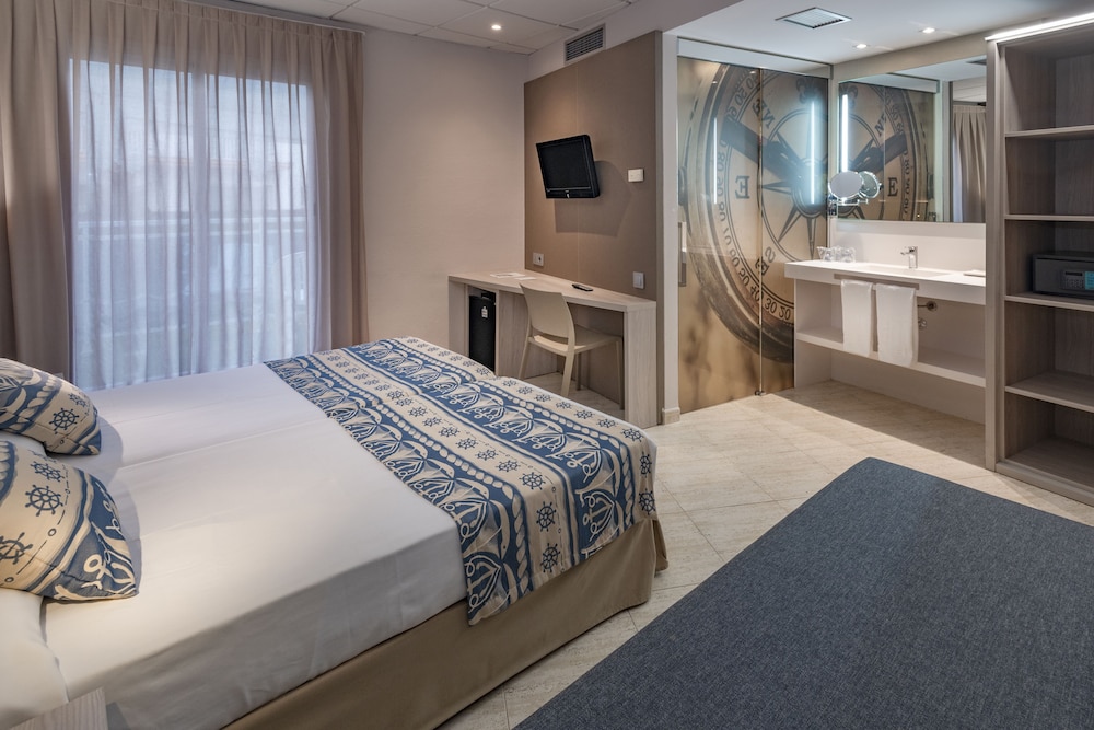 ROOM, DOUBLE OR TWIN BED, SEA VIEW, BALCONY