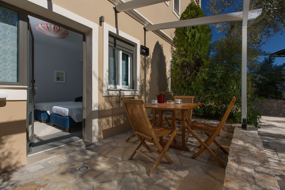 Anthemion Suites And Villas 3/50