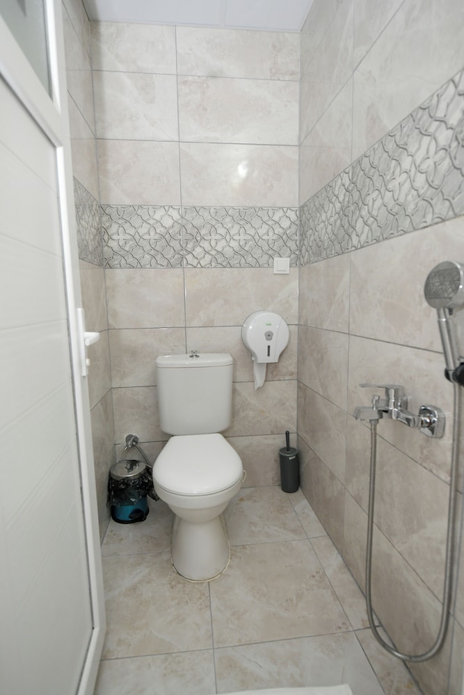 Anz Guesthouse 46/50