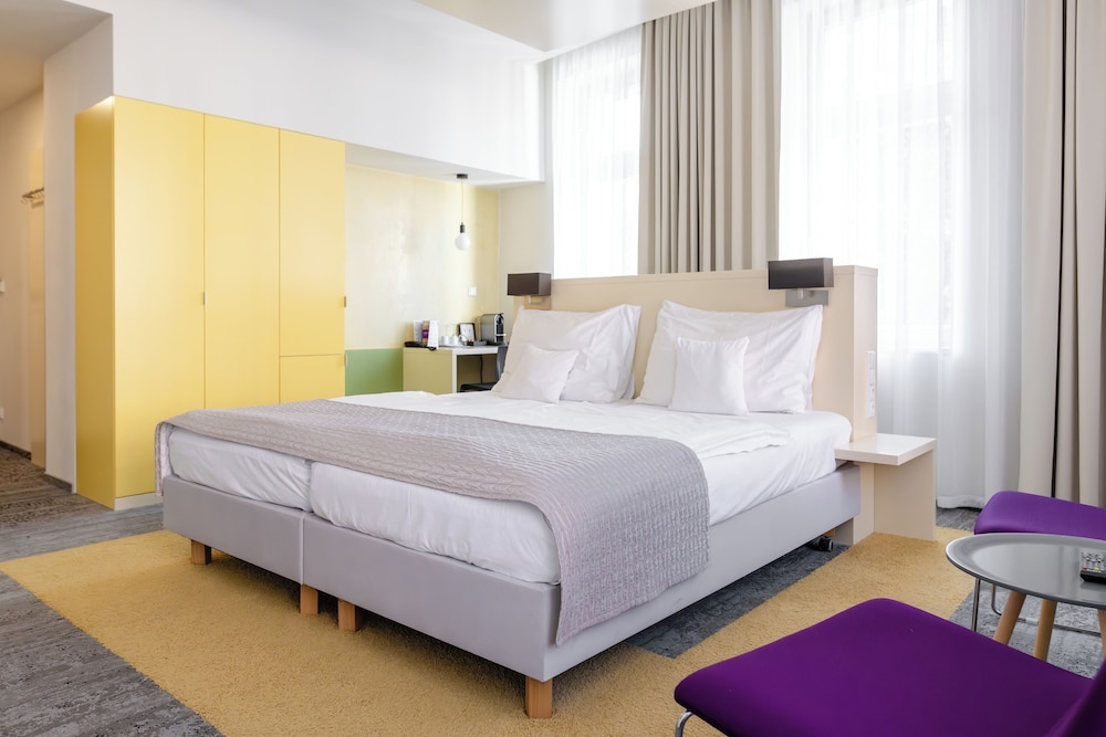 JUNIOR, DOUBLE BED