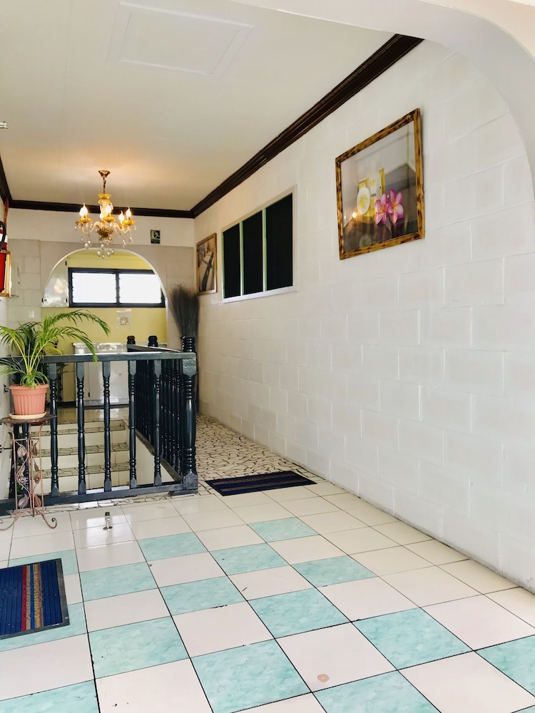Moatoga Hotel 5/50
