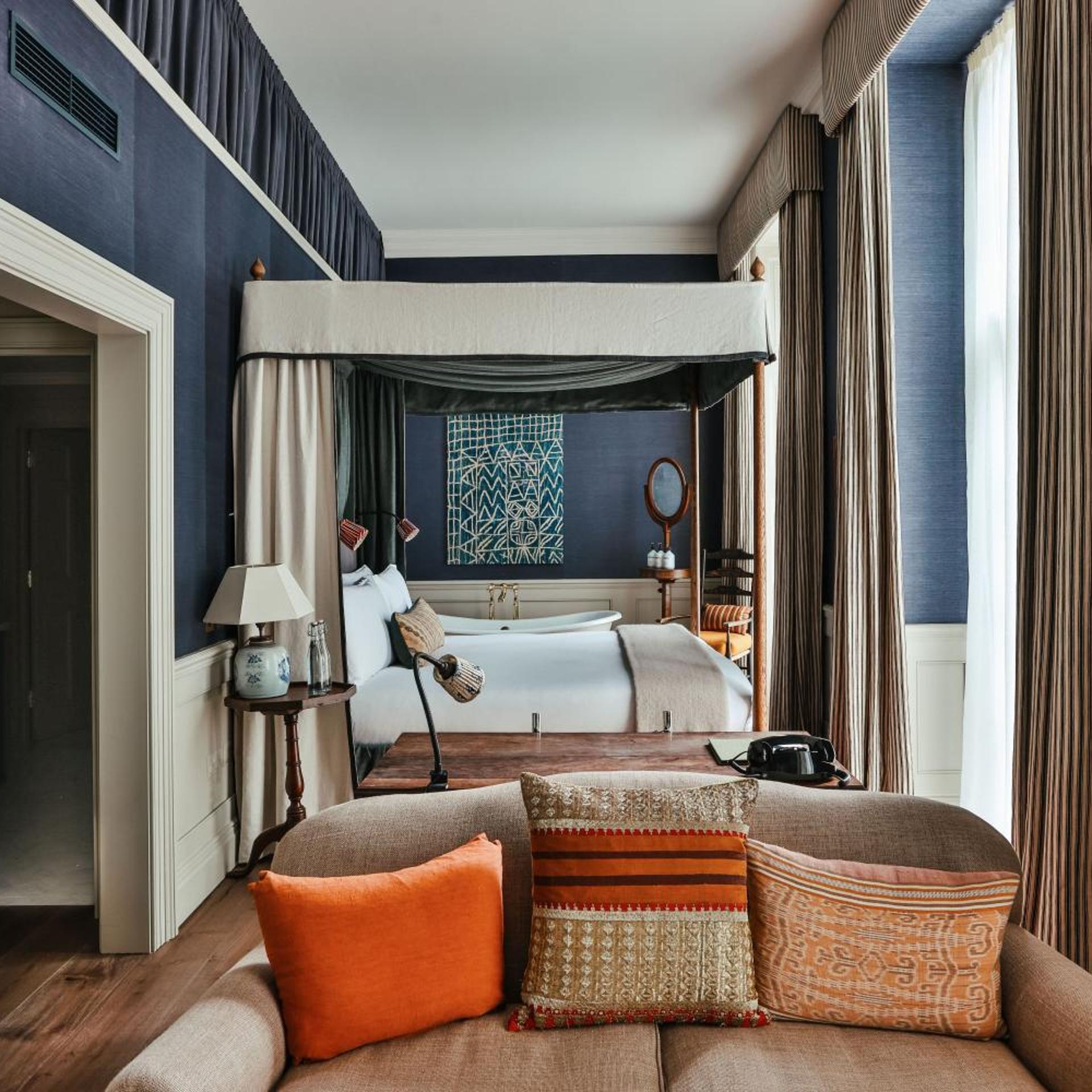 GRANGE BLOOMS HOTEL 20/50