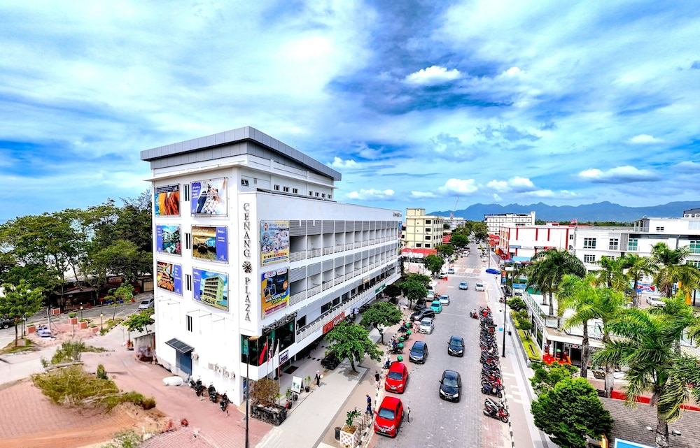 Cenang Plaza Beach Hotel 2/50