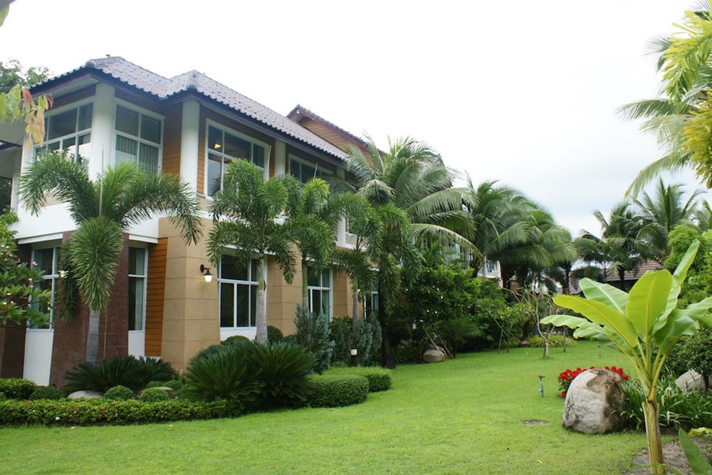 Juntra Resort And Hotel 7/54