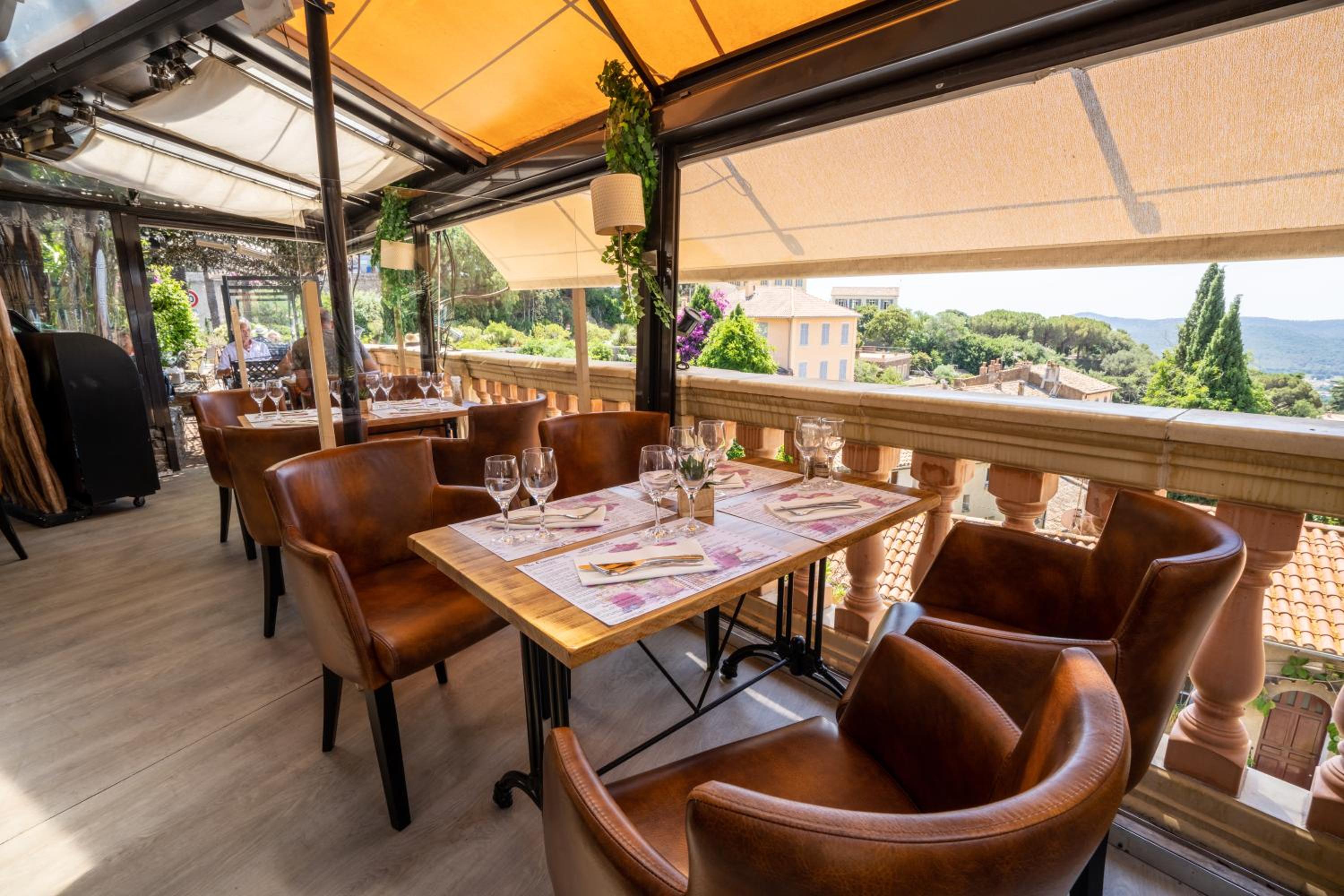 Hotel Restaurant Le Bellevue 14/16