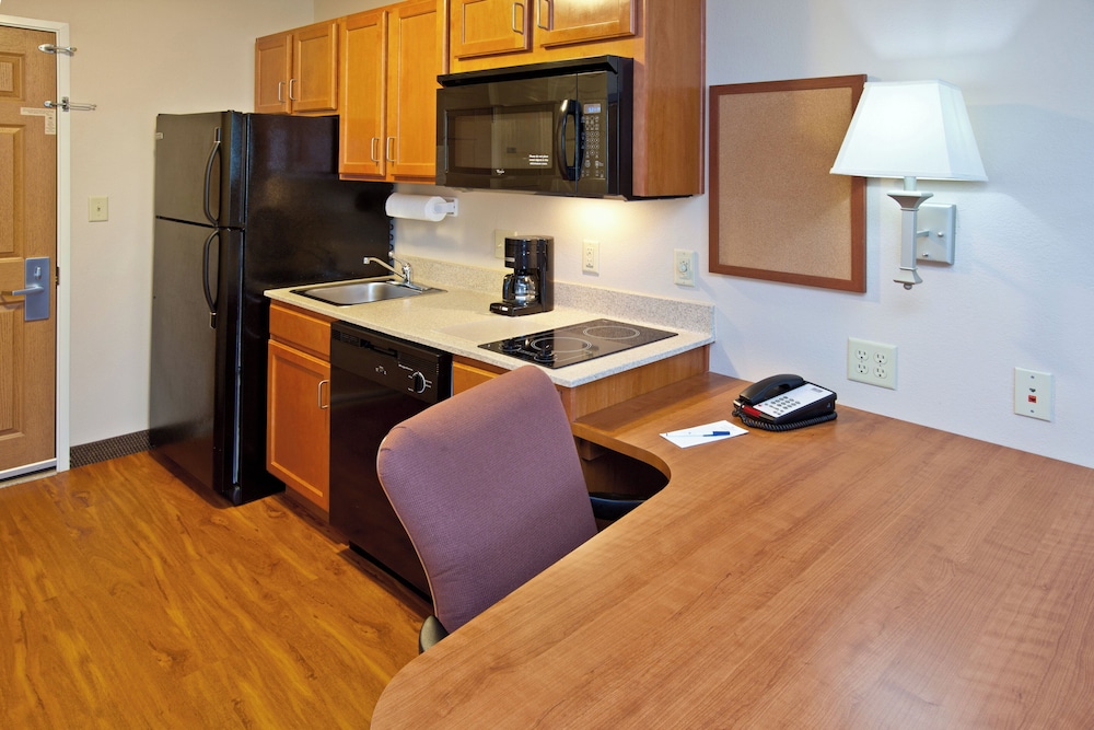 Candlewood Suites Louisville North 61/67