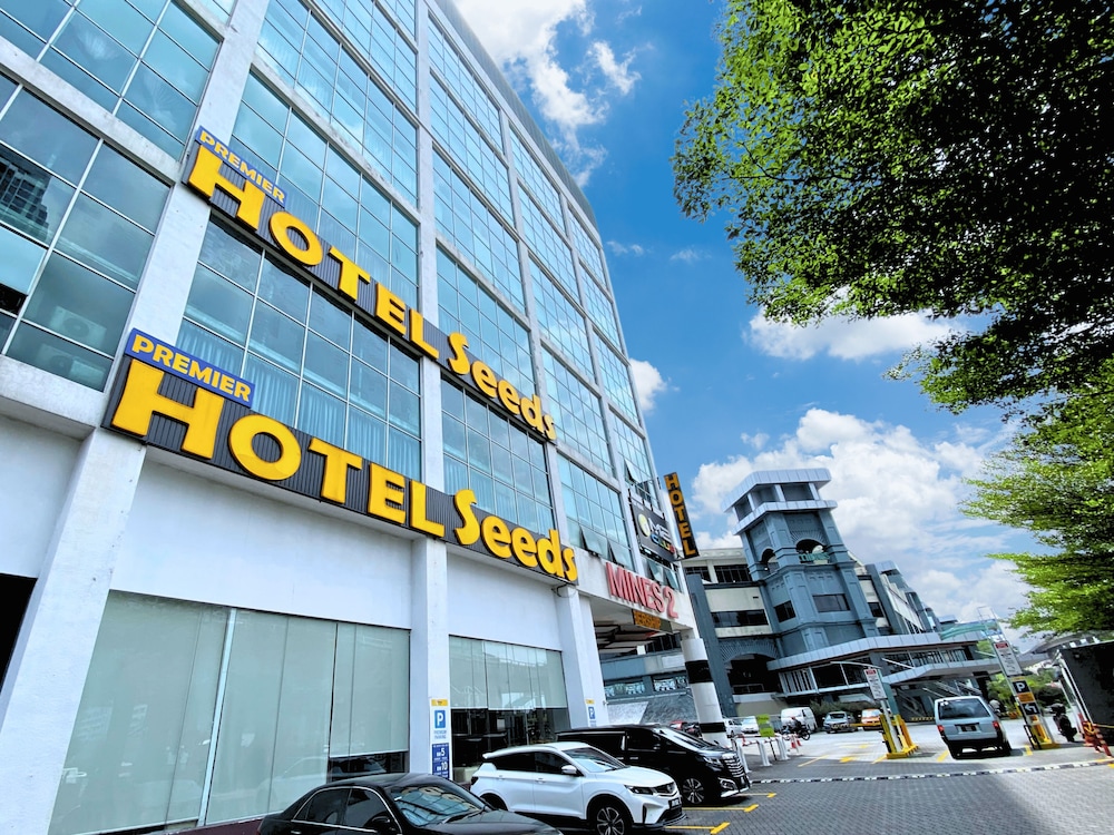 Top Holiday Hotel 49/52