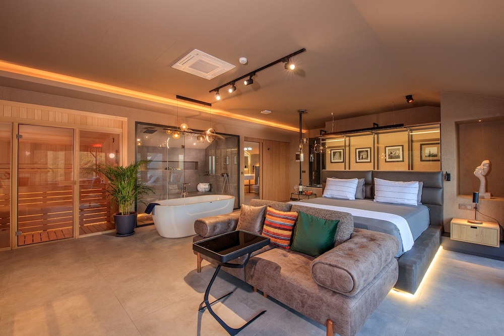 Morina Deluxe Hotel 35/50