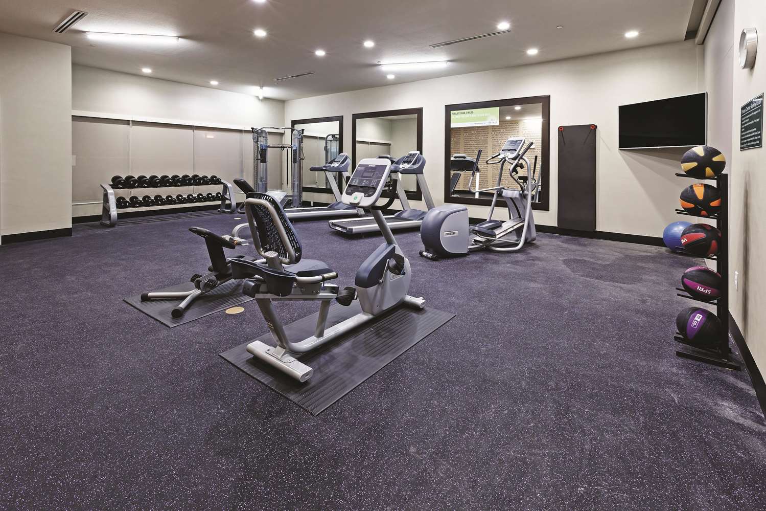 La Quinta Inn & Suites by Wyndham College Station South 35/64
