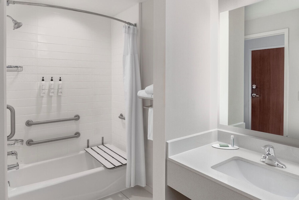 FAIRFIELD INN AND SUITES ATLANTA ACWORTH 46/50