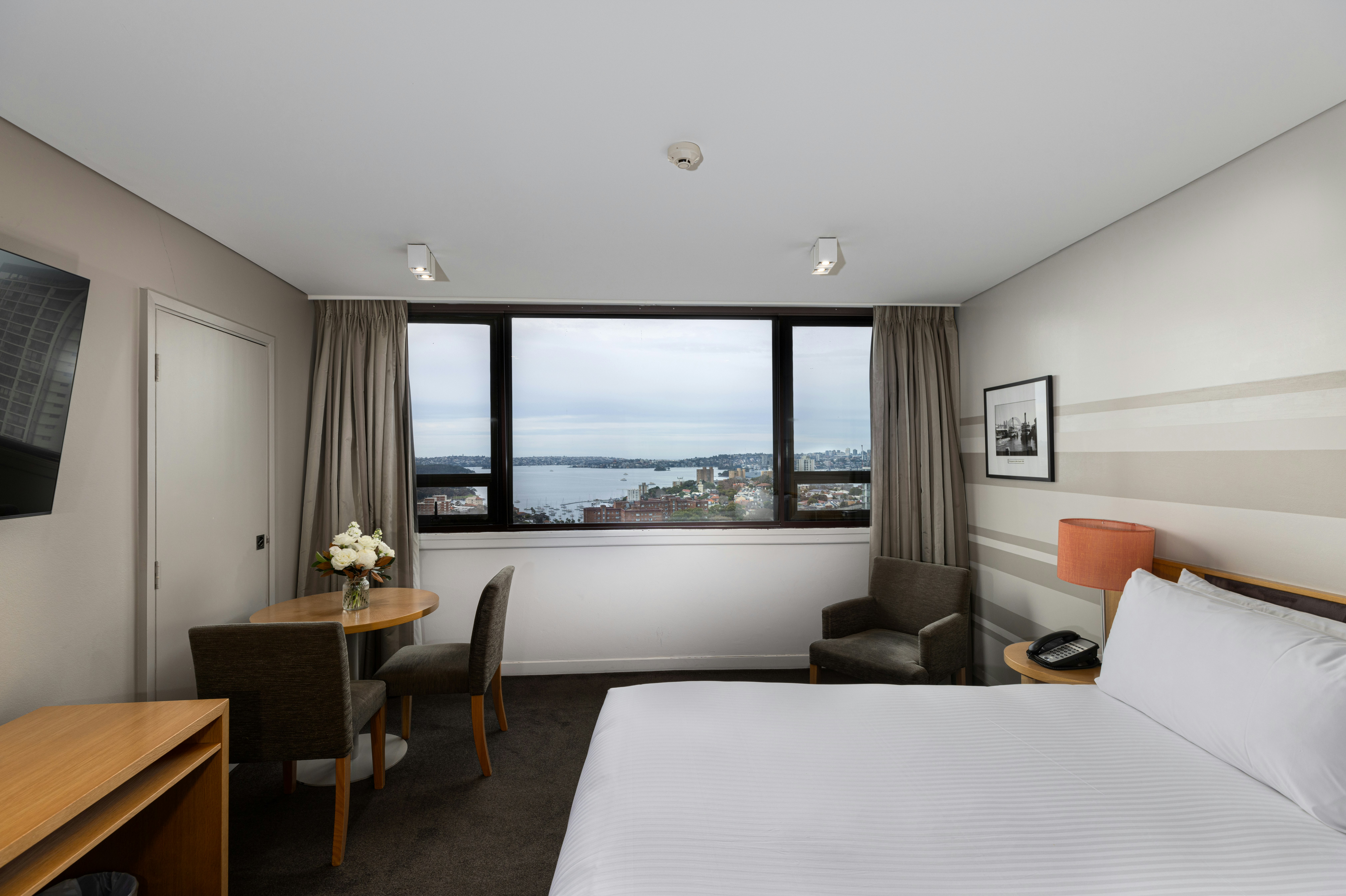 Superior Skyline King Room، View Sydney 2/4