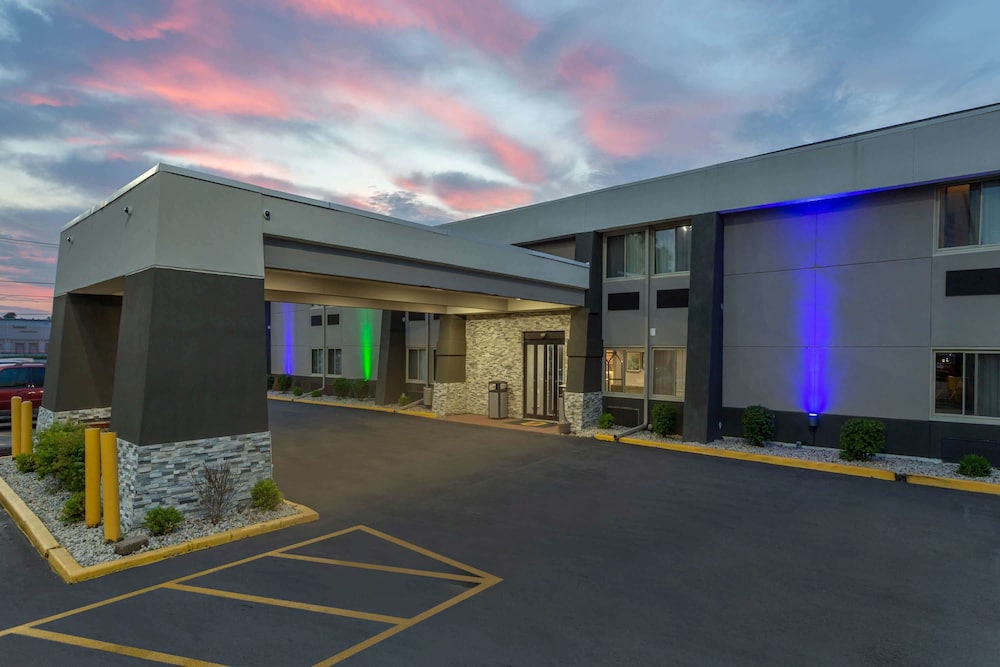 Super 8 By Wyndham South Holland 3/31