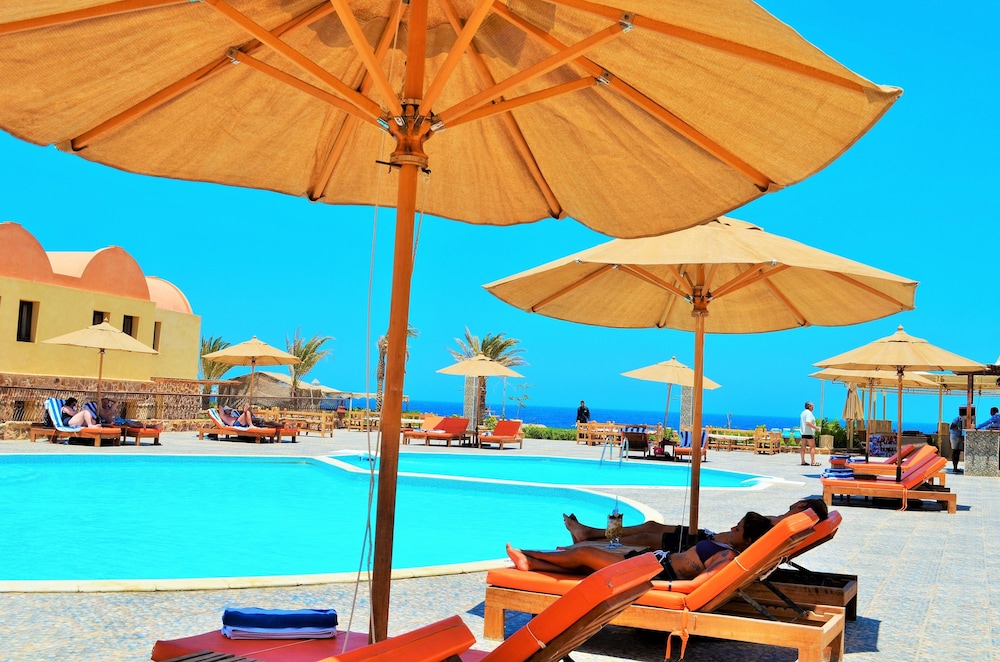 ROHANOU BEACH RESORT AND ECOLODGE 32/35