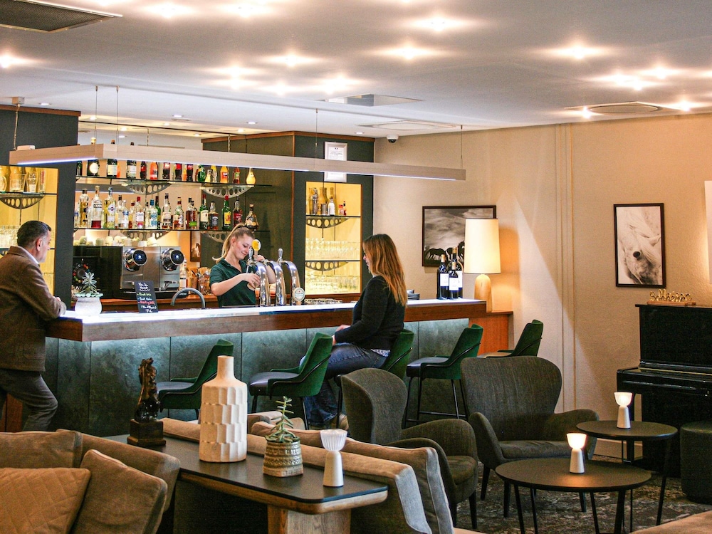 NOVOTEL BAYEUX 46/81