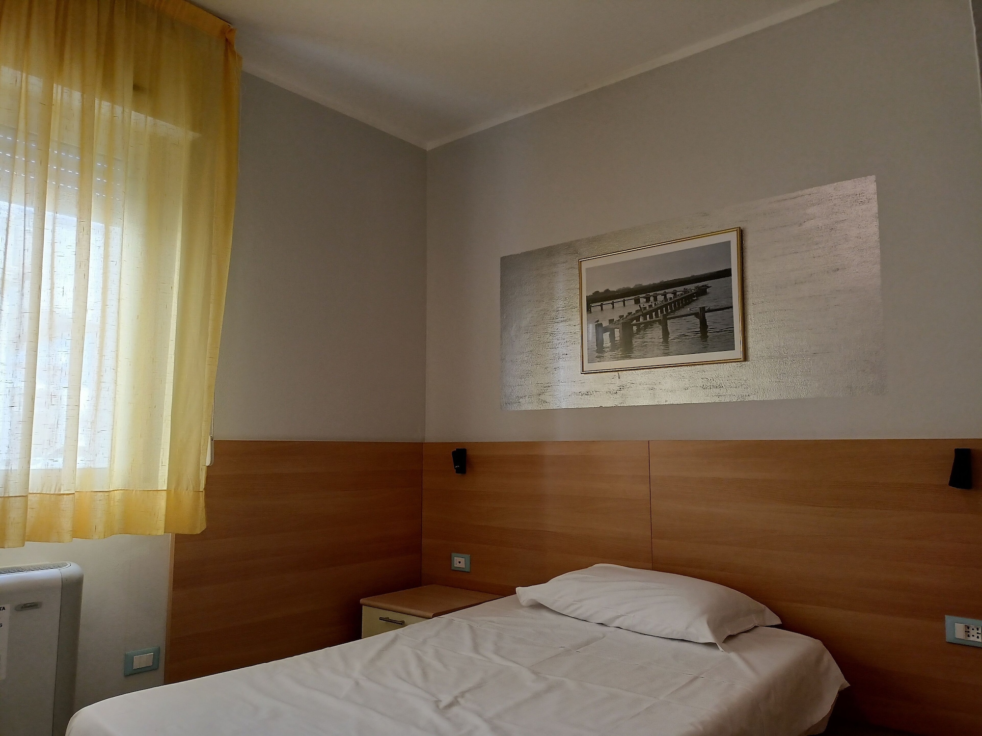 Room, Single Bed, Accessible