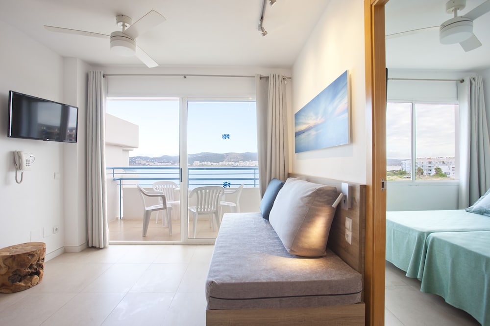 Playa Bella Beach Apartments 11/50