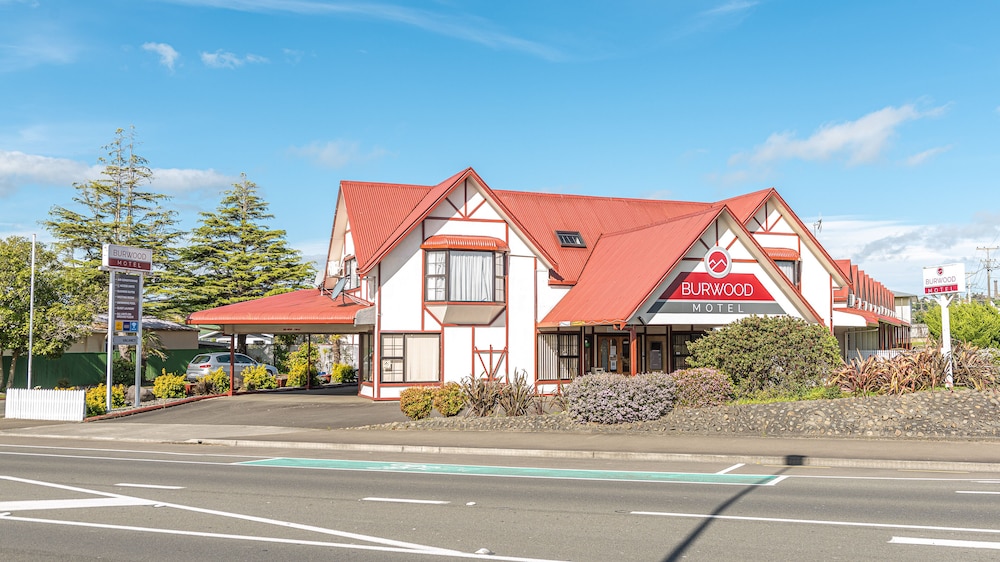 BURWOOD MANOR MOTEL 10/50