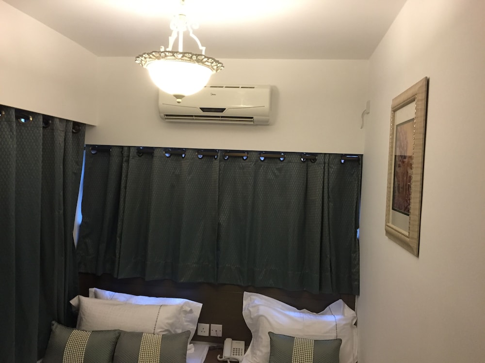 Seasons Hotel - Causeway Bay 48/55