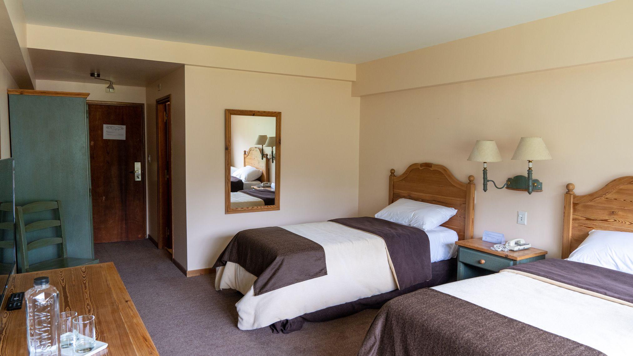 Standard, Twin Beds, with View