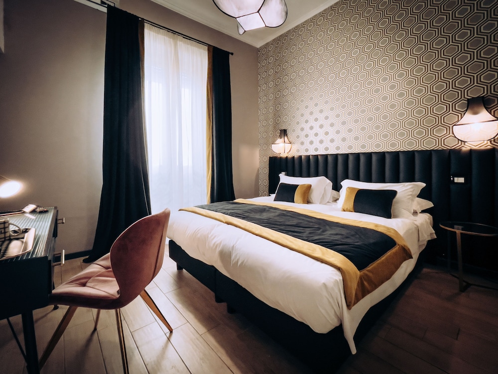 ROOM, TRIPLE