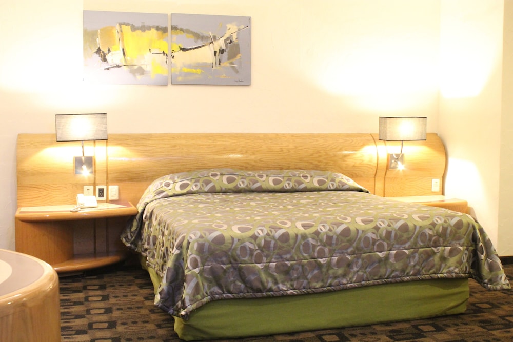 Hotel Mandarin Carton 11/28