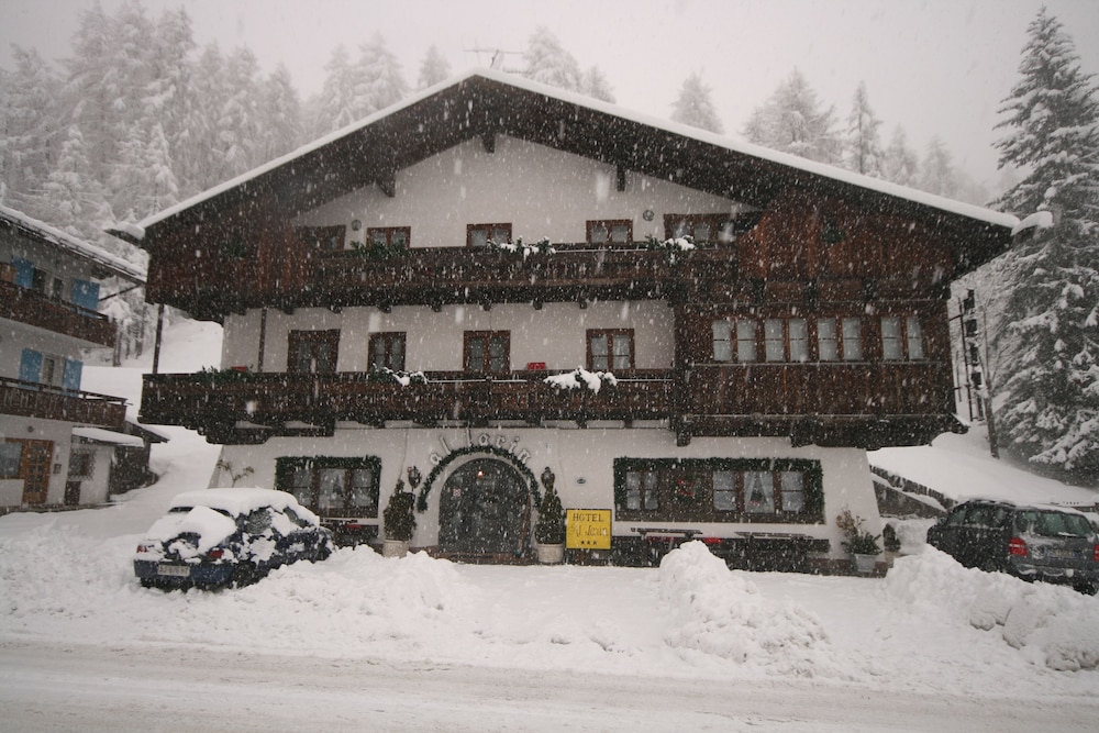 Al Larin Hotel 5/40