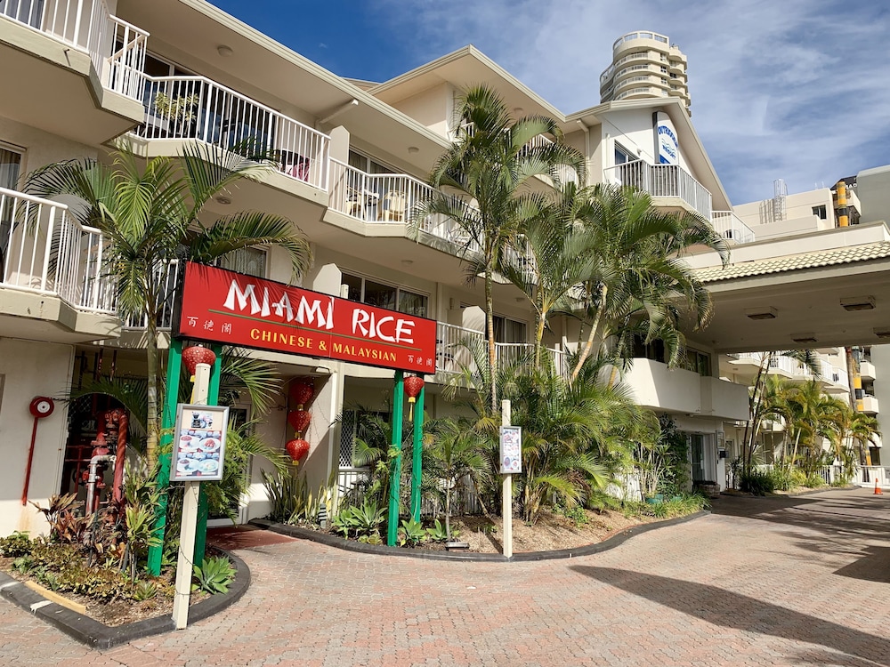 Outrigger Resort 64/76