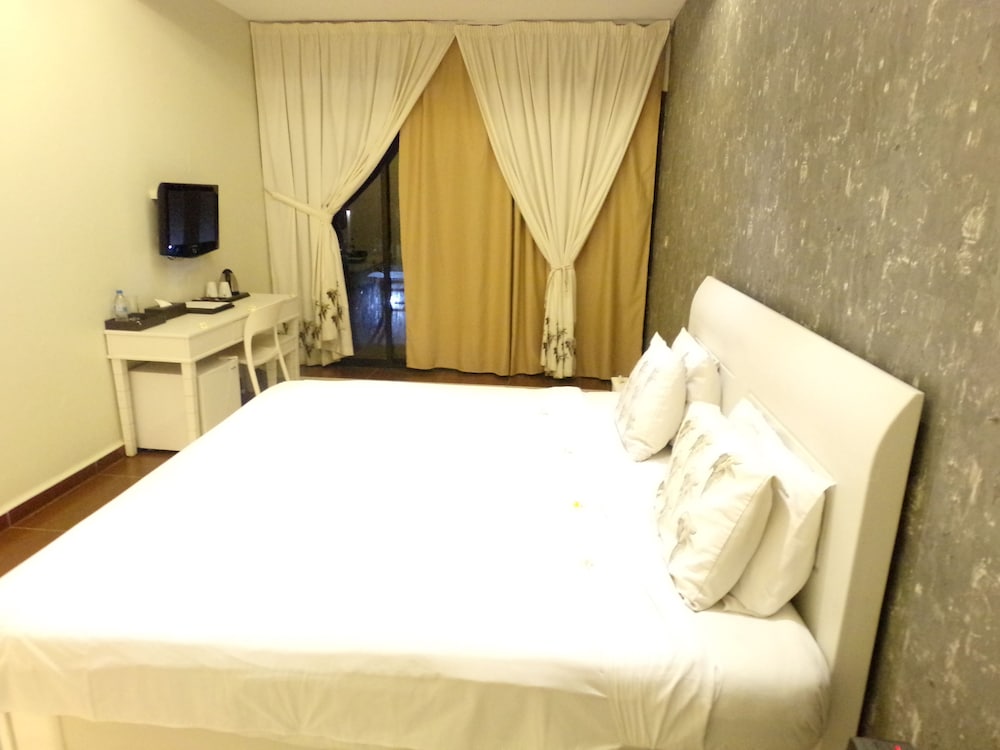 Golden Tulip Grande Comore Moroni Resort And Spa 44/70