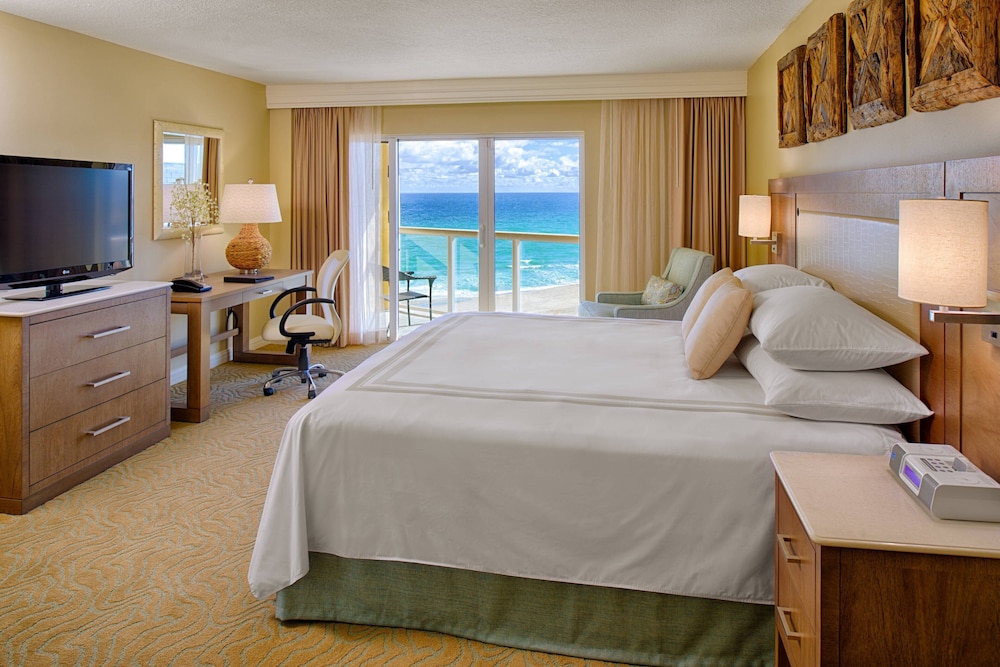 Room, King Bed, Balcony, Accessible