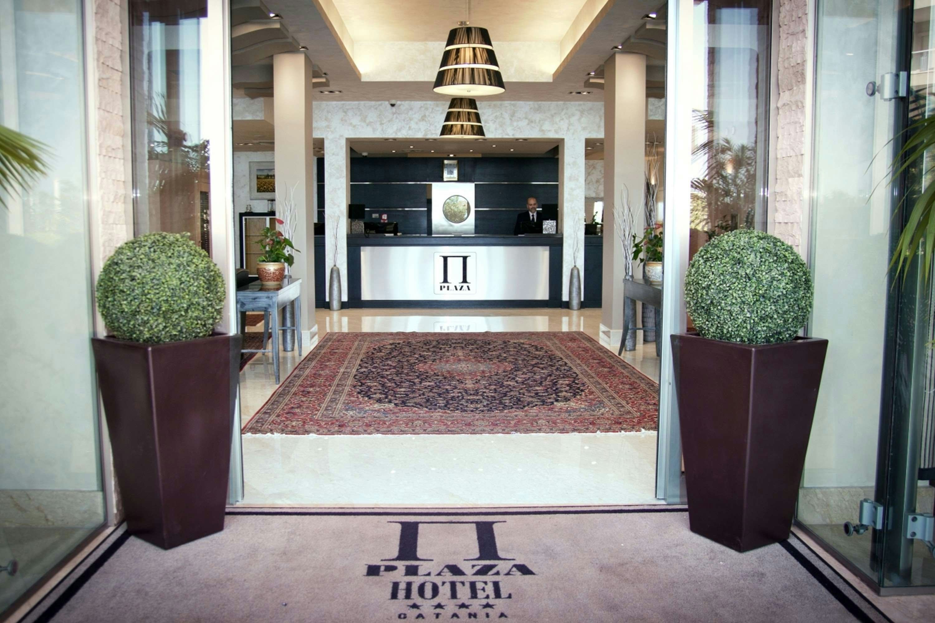 Plaza Hotel Catania 12/81