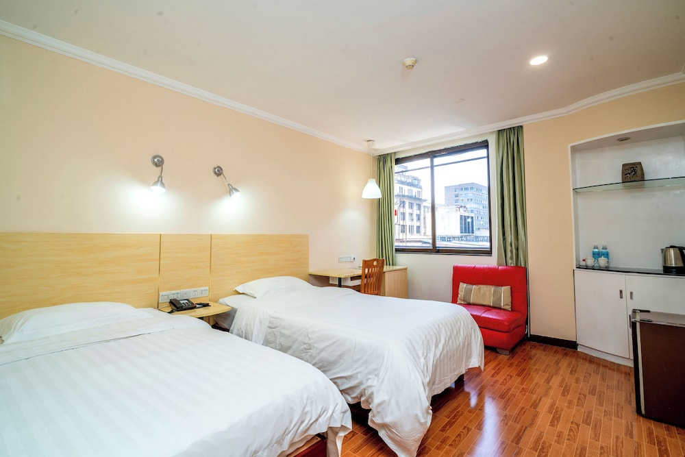 LN White House Hotel 20/48