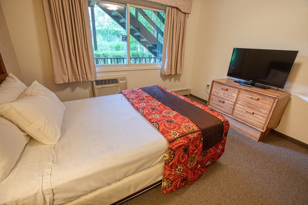 WEDGEWOOD RESORT 7/33