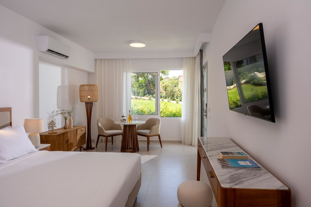 Leptos Panorama Hotel 13/50