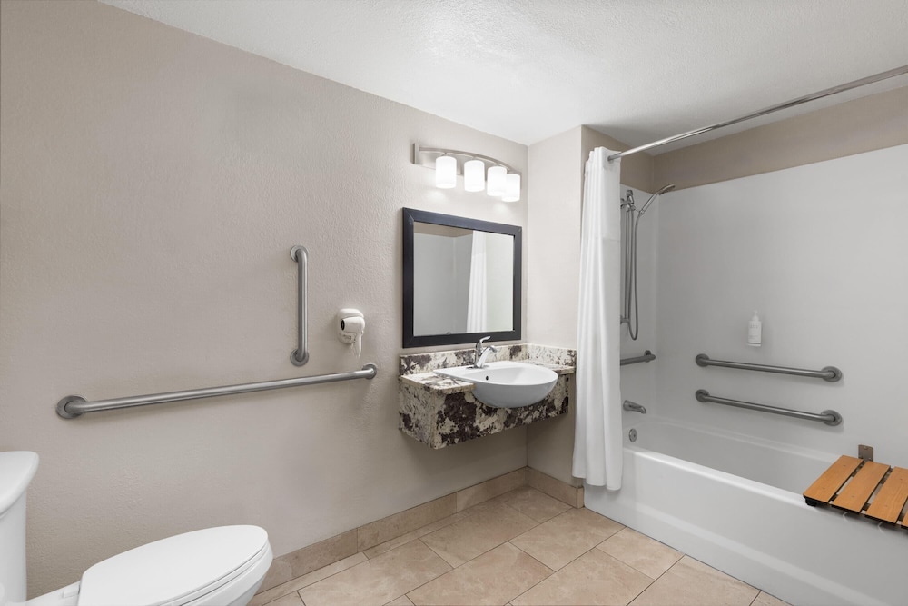 Days Inn by Wyndham Charleston WV 30/33