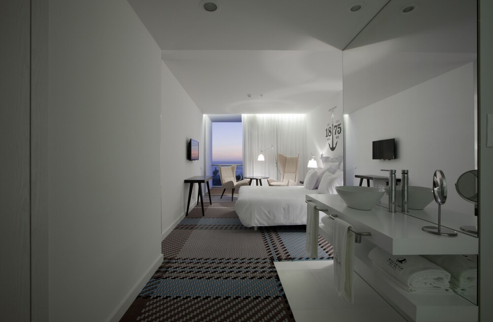 Macarico Beach Hotel 34/66
