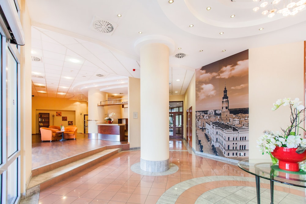 Lobby at Qubus Hotel Glogow, Glogow