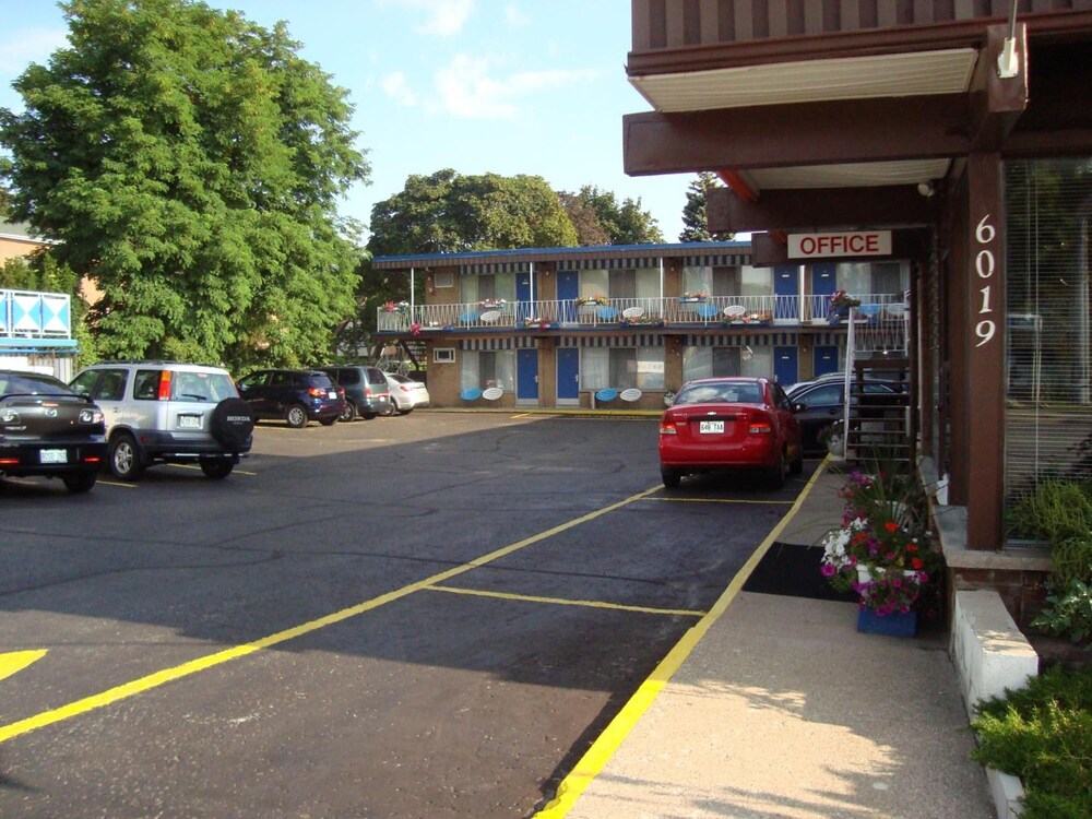 Advance Inn 31/50