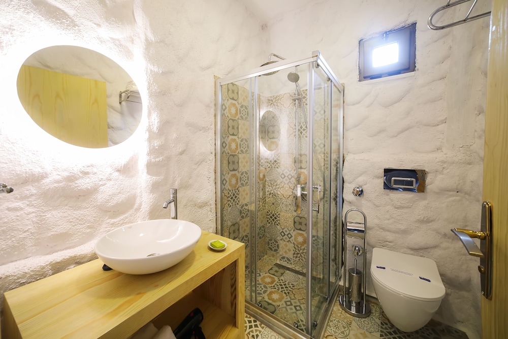 Huzurla Otel 50/50