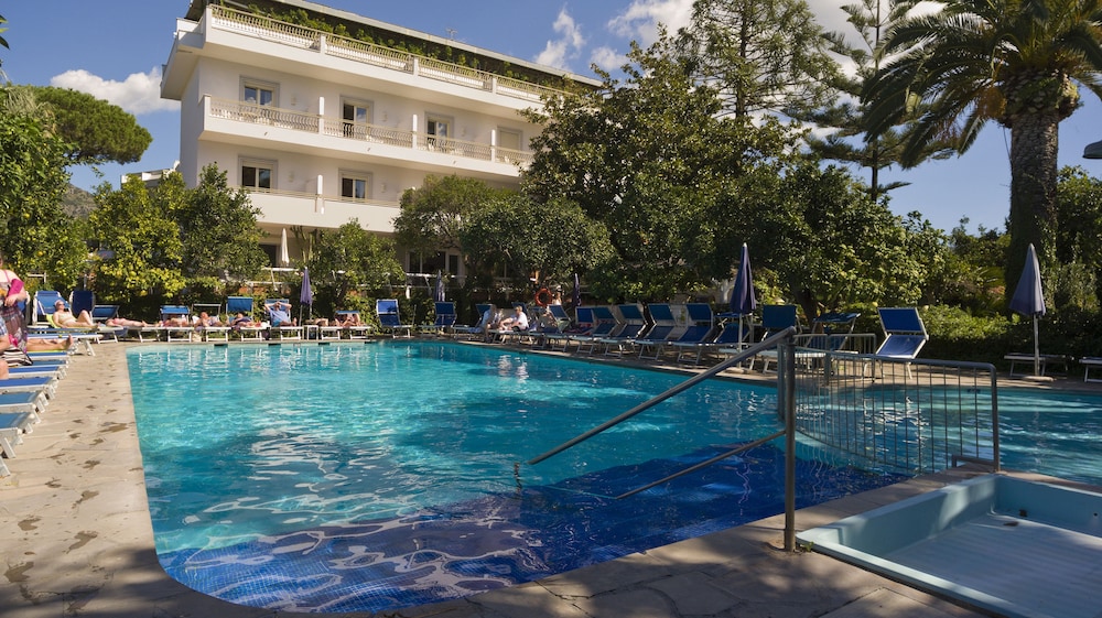 Hotel Alpha 6/72
