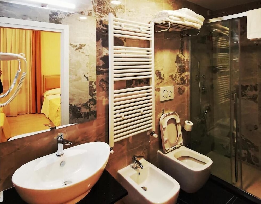 CSI Group - Hotel Metropoli 25/28