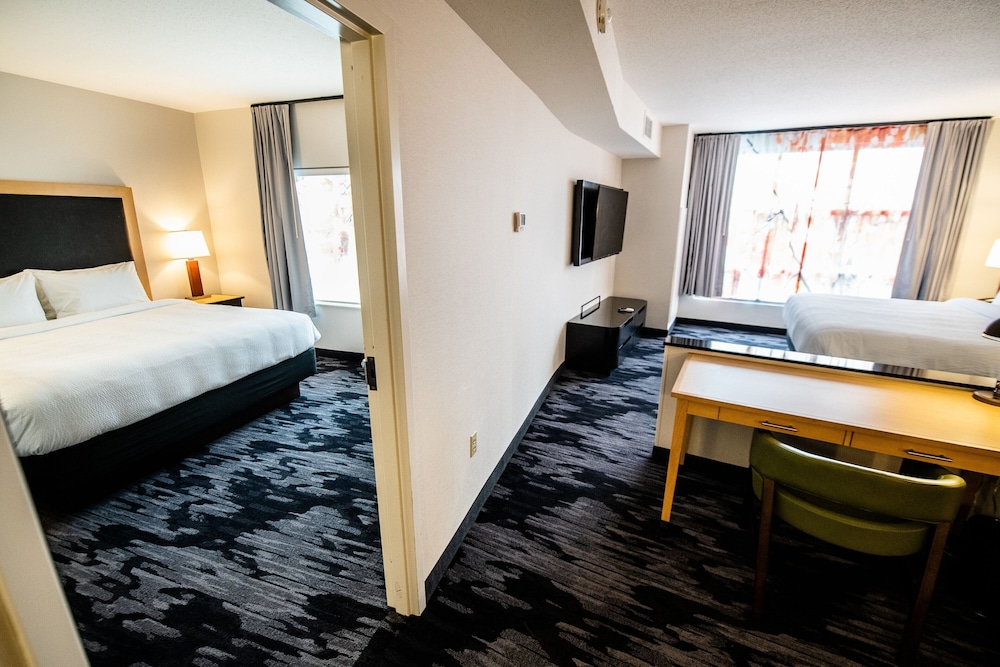2 Bedrooms, Suite, 2 King Beds, Sofa, Accessible