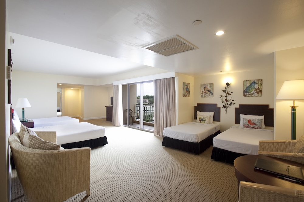 Holiday Resort And Spa Guam 36/86