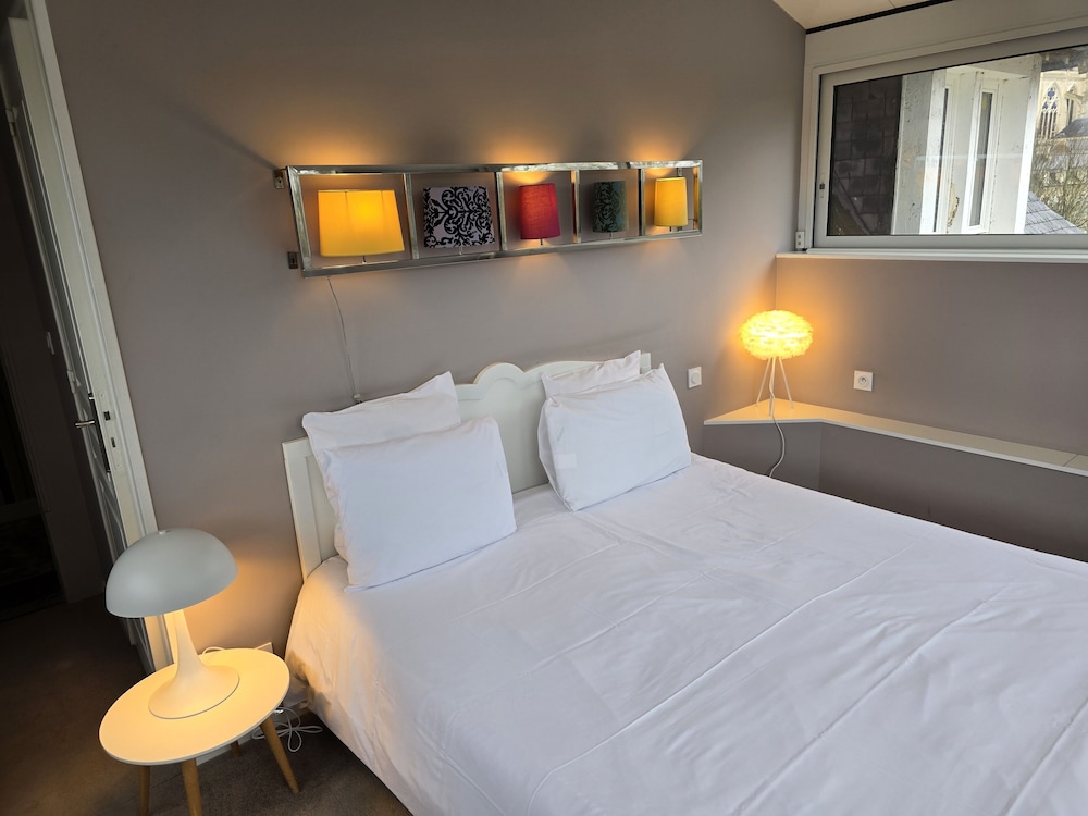 Castel Bayeux Guesthouse 12/50
