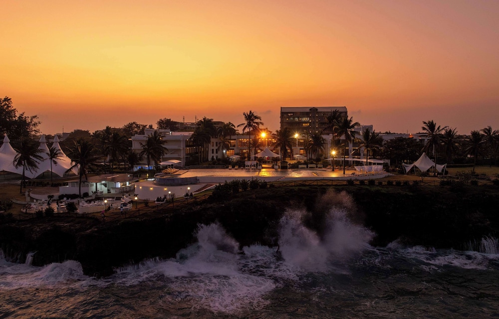 Golden Tulip Dar Es Salaam 65/71
