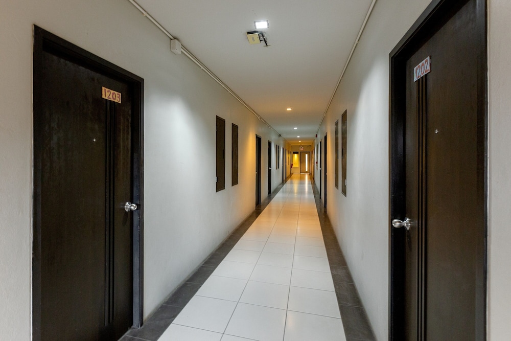 Phu-ke-ta The Hip Serviced Apartment and Hotel photo4