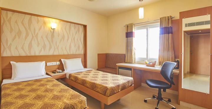 OYO Rooms Cross Cut Road Gokhale Street 6/34