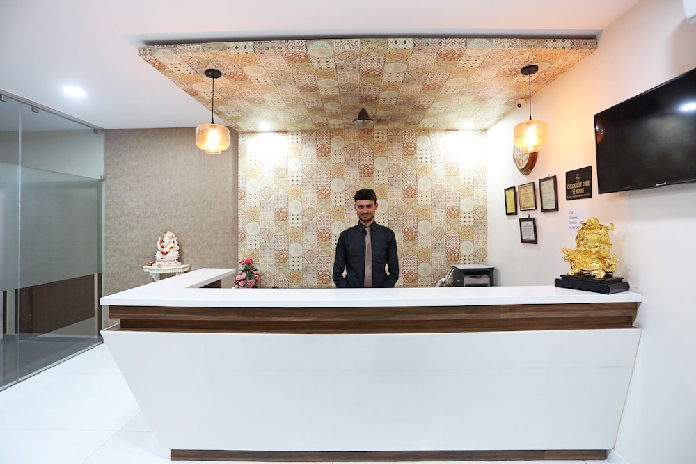 Oyo 9304 Hotel Swastika 5/21