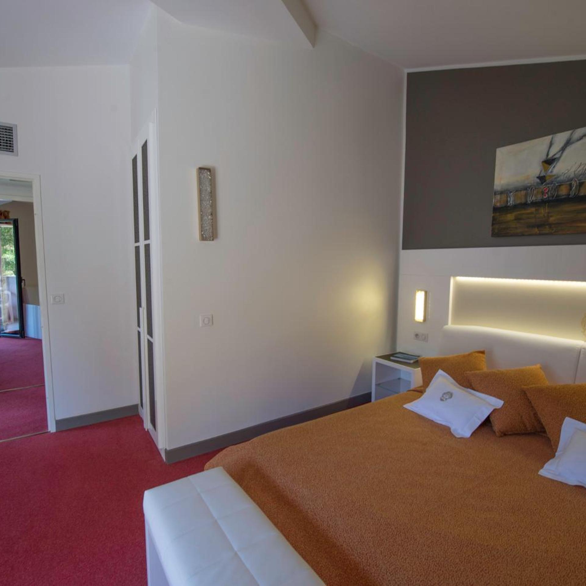 Deluxe, Suite, King Bed